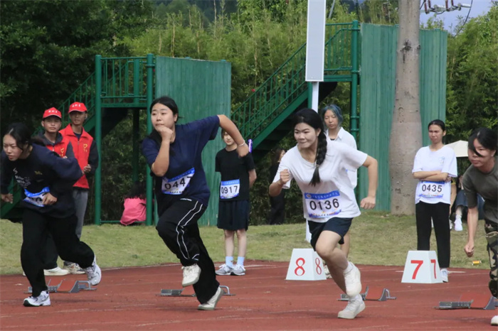 139ee106f0c2d44c9bbbe343541cfed3.jpg